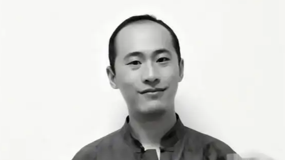 相声演员李晓龙因病去世 年仅38岁热搜配图