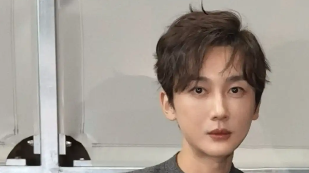 李登科曝带朋友找张凌赫合照被拒热搜配图